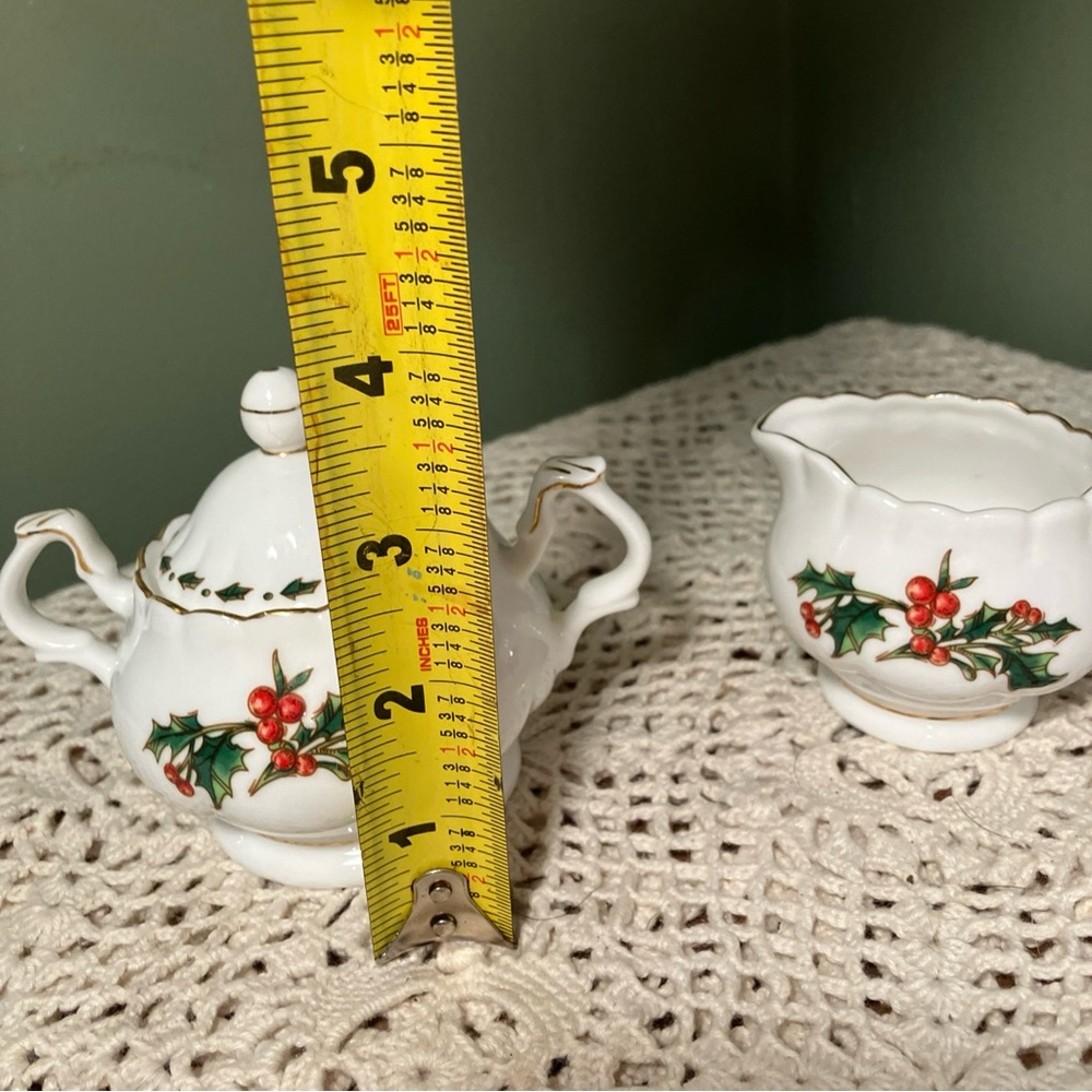 A Cup Of Christmas Cream & Sugar Set Waldman House Tom Hegg Hanson Bone China - Picture 10 of 11